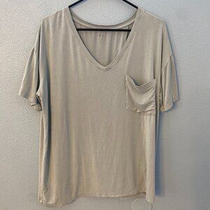 Kyte Baby Women’s Relaxed Fit V-neck Pocket Tee Top Shirt | Size M | Color STORM